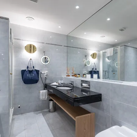 Ξενοδοχείο Favorita - Parkhotel Delta Ασκόνα