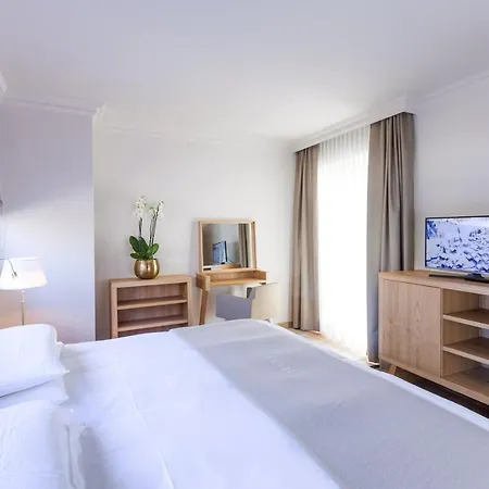 מלון Favorita - Parkhotel Delta אסקונה