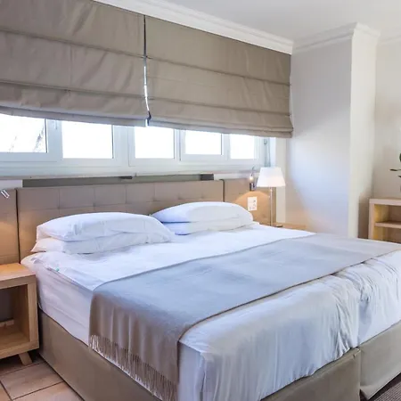 מלון Favorita - Parkhotel Delta 4*