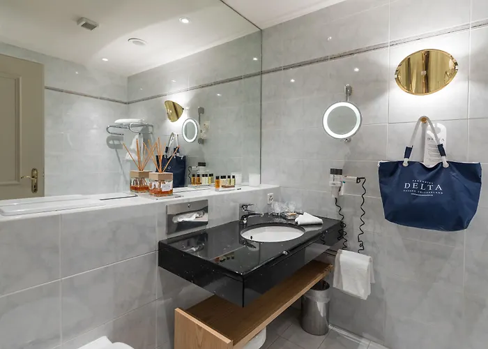 Favorita - Parkhotel Delta Отель 4*