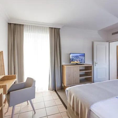 Favorita - Parkhotel Delta فندق 4*