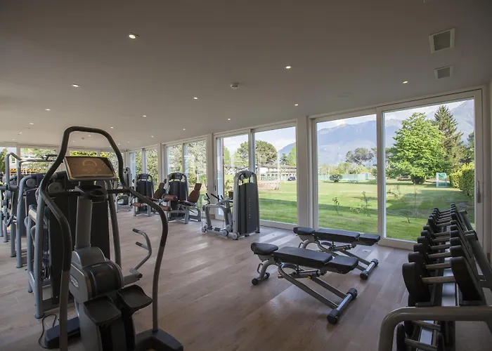 מלון Favorita - Parkhotel Delta 4*