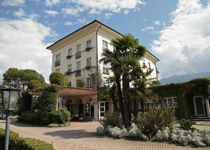 מלון Favorita - Parkhotel Delta 4*